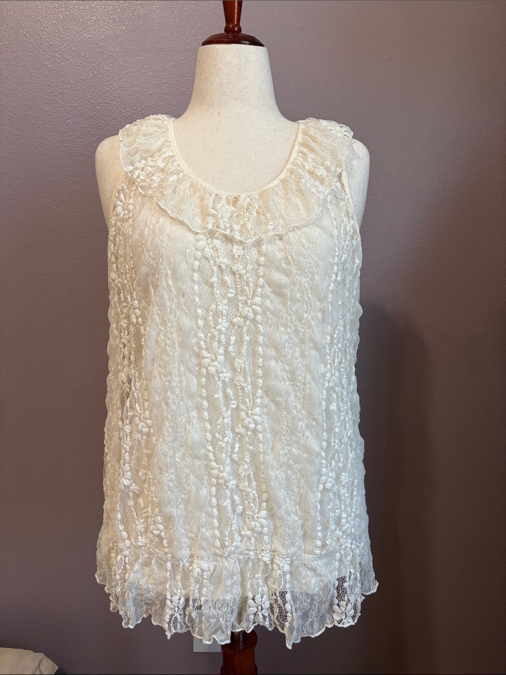 Apt. 9 Cream Lace Ruffle Shell Top